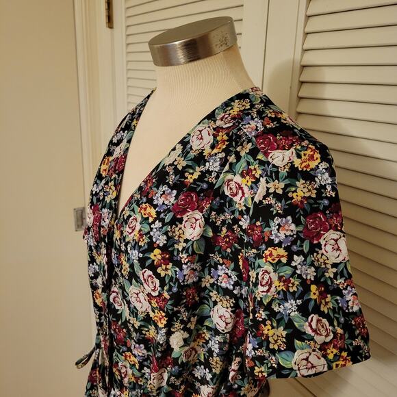 Floral Cinched Waist Blouse Deep V Neck Short Sleeve Pleione Medium - Picture 2 of 9